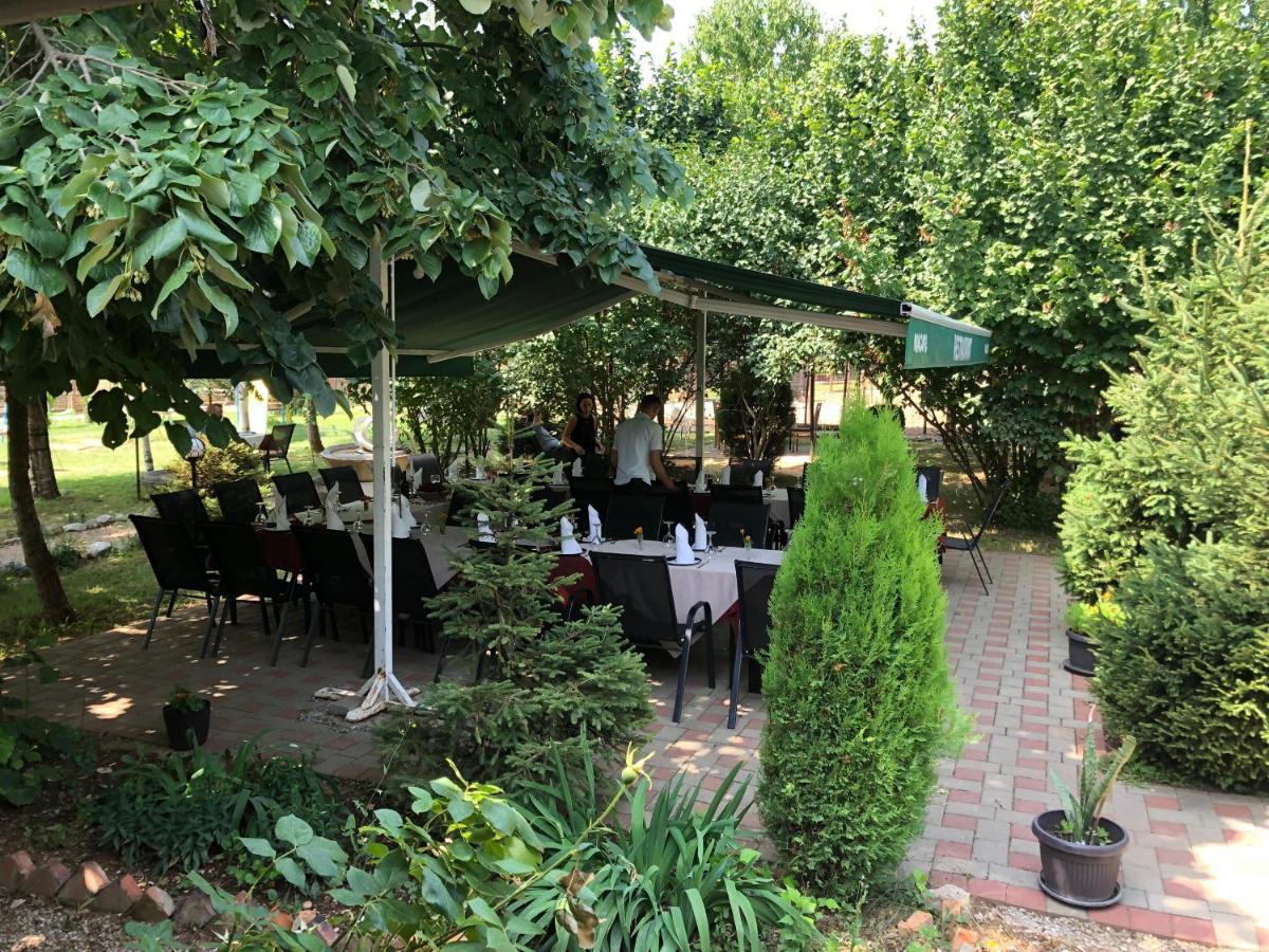 Hotel Antika Печ Экстерьер фото