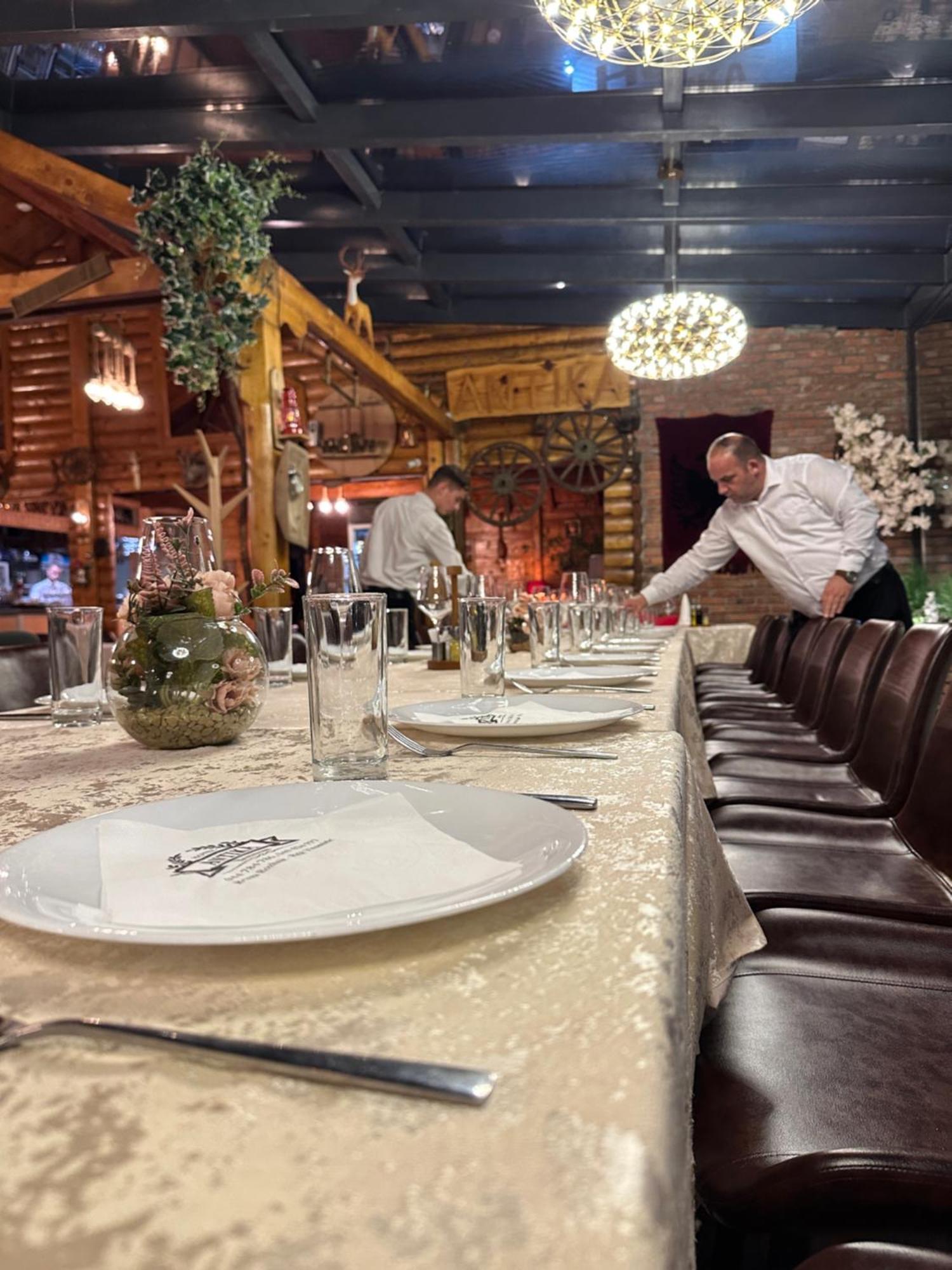 Hotel Antika Печ Экстерьер фото