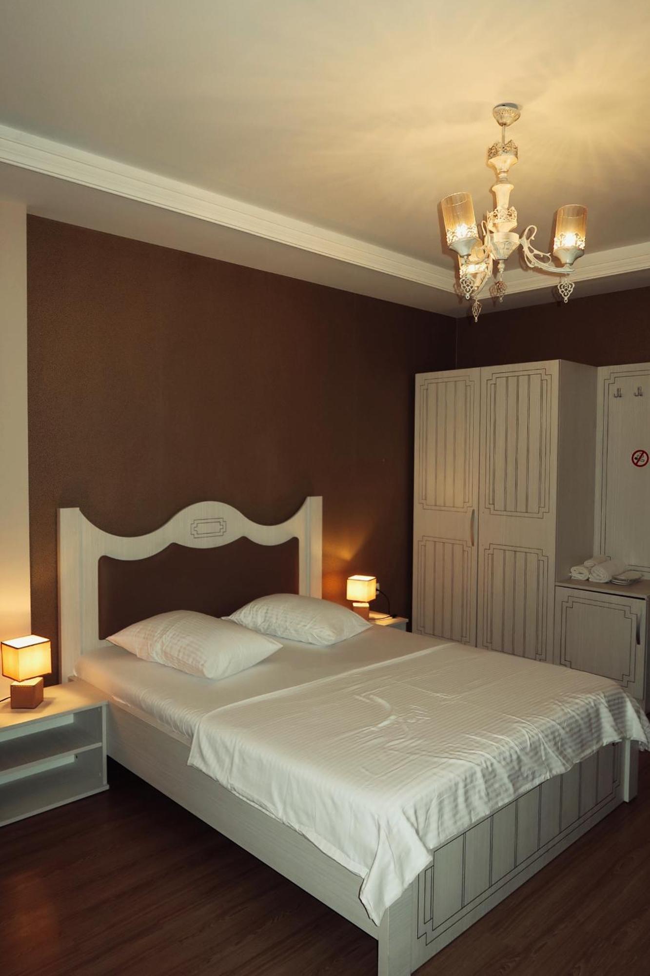 Hotel Antika Печ Экстерьер фото