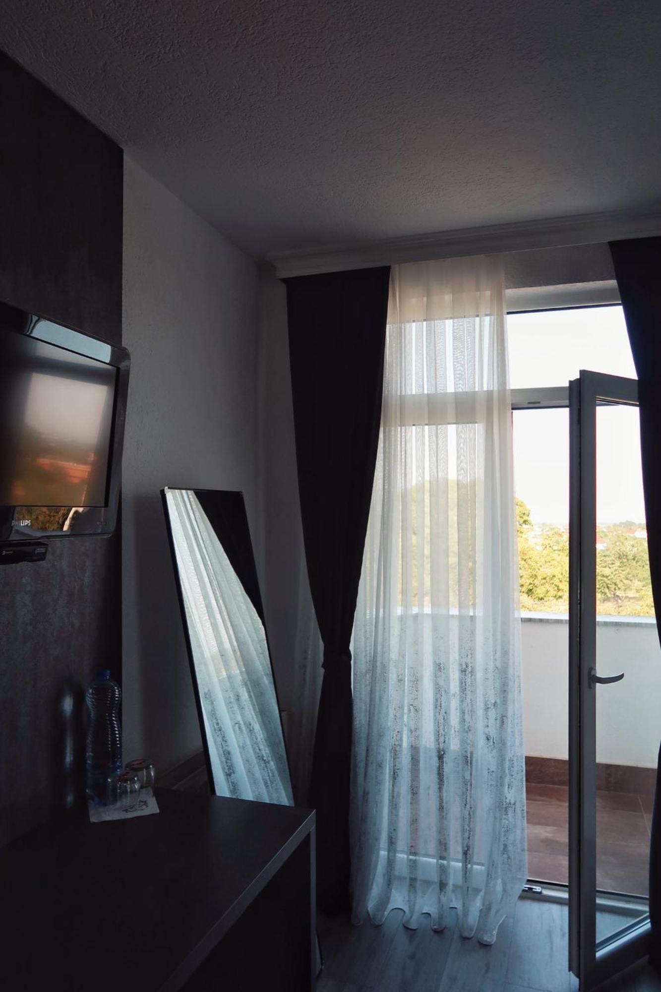 Hotel Antika Печ Экстерьер фото