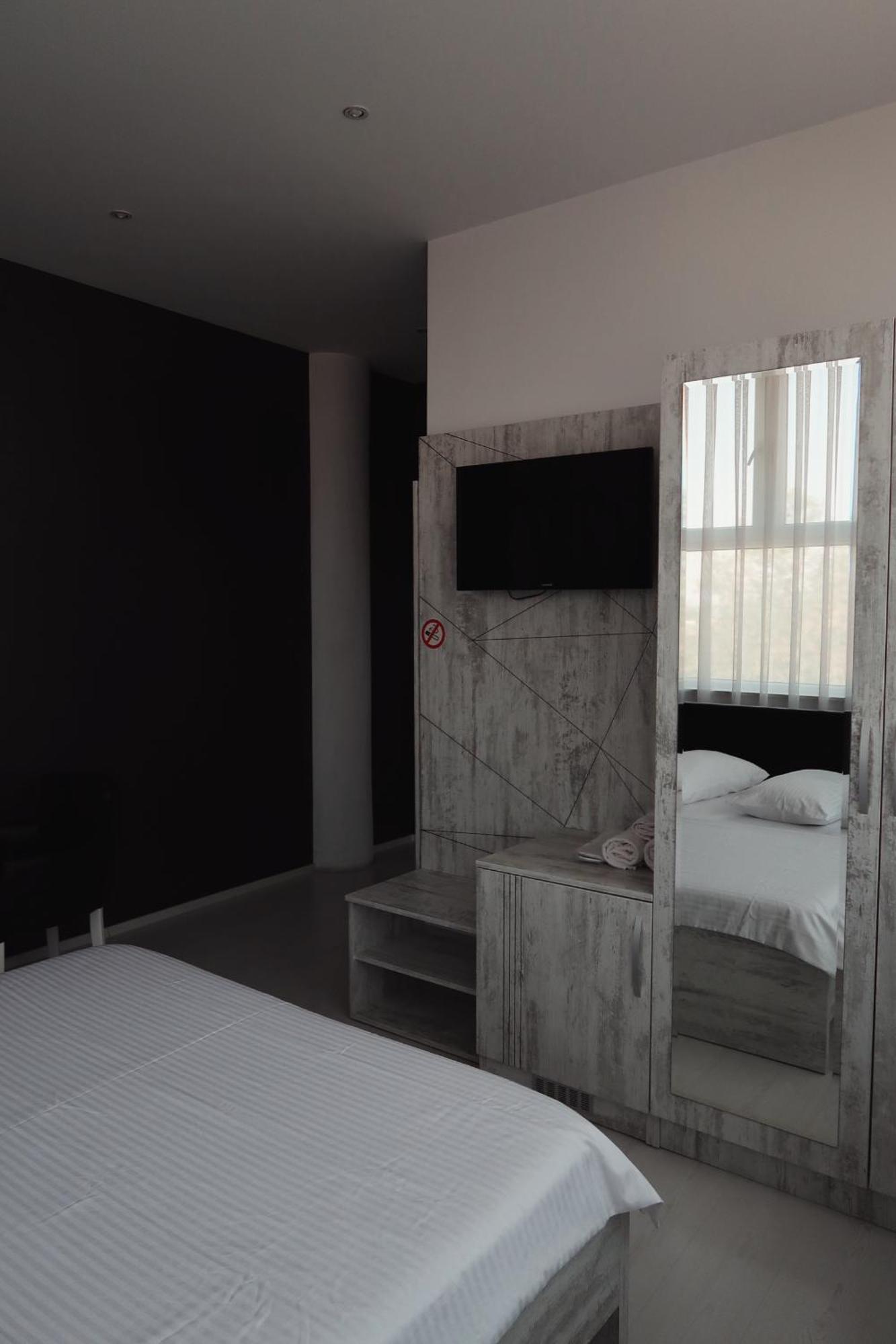Hotel Antika Печ Экстерьер фото
