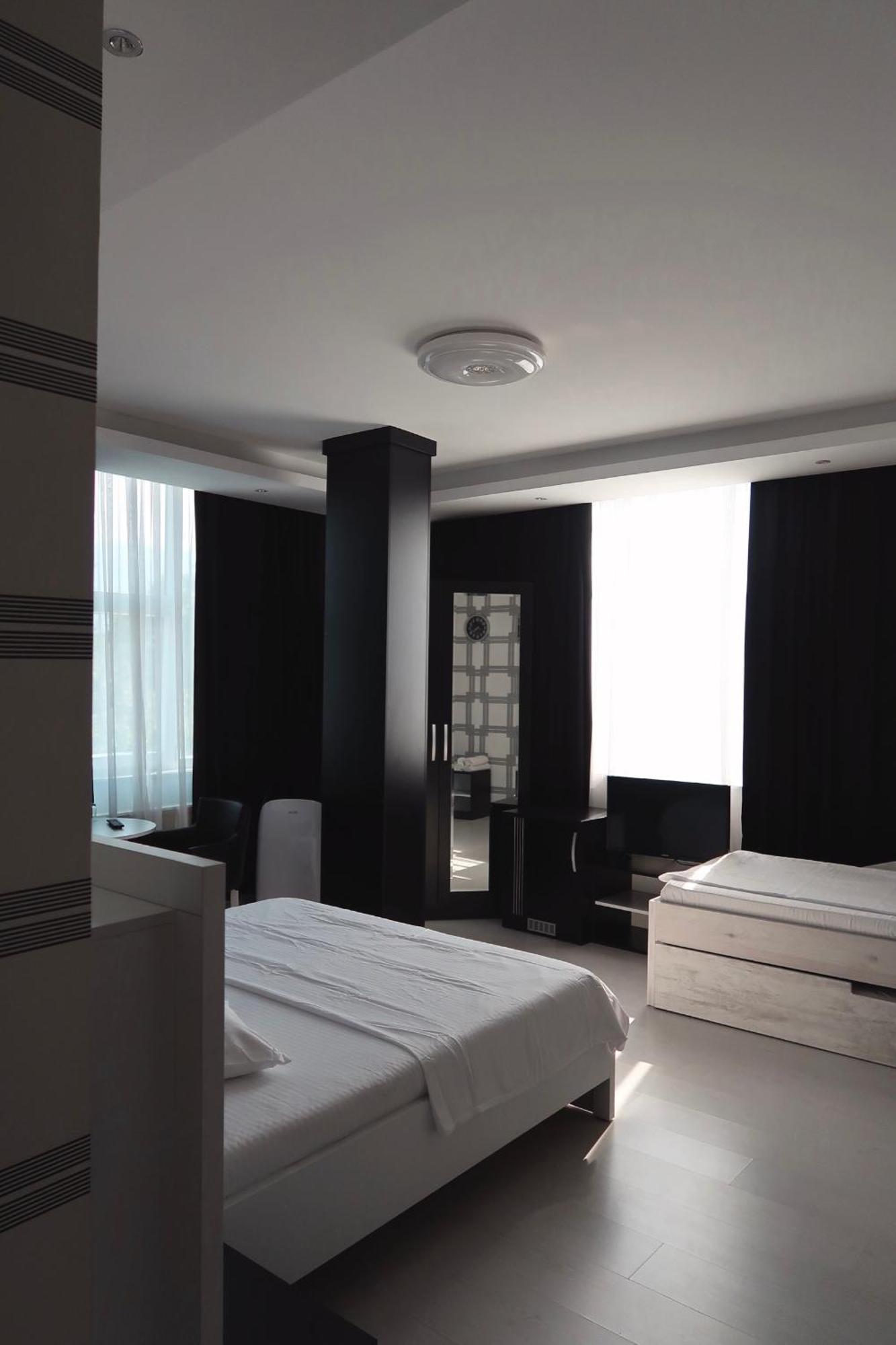 Hotel Antika Печ Экстерьер фото